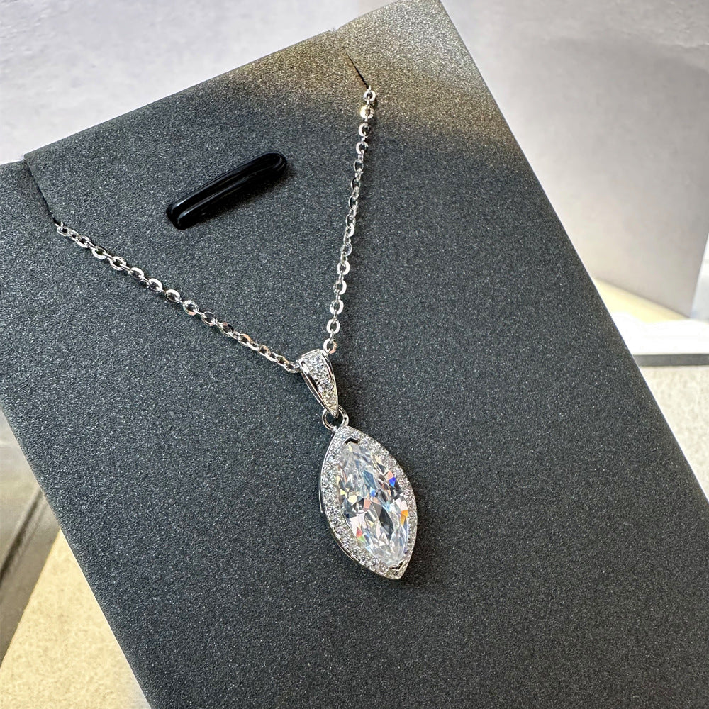 قلادة ألماس مويسانيت فضية لوميكسا 925