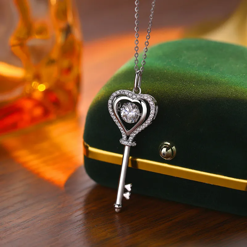 925 Elara Silver Moissanite Diamond Necklace