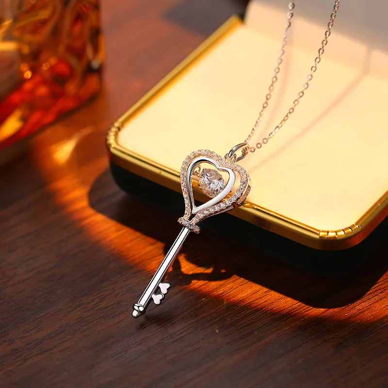 925 Elara Silver Moissanite Diamond Necklace