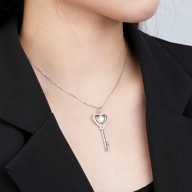 925 Elara Silver Moissanite Diamond Necklace