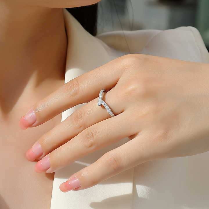 خاتم أستريكس مويسانيت من الفضة الإسترليني عيار 925 مرصع بالألماس