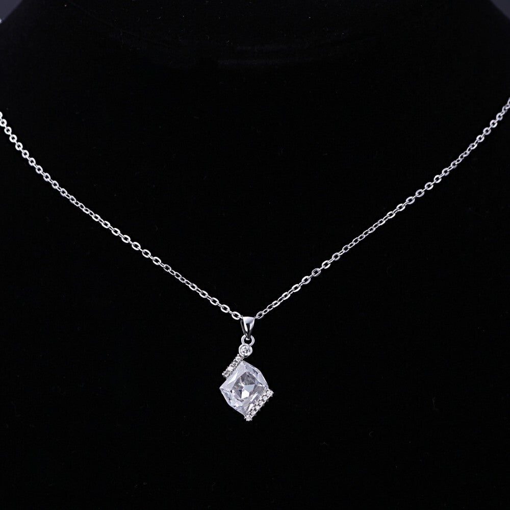 قلادة من الفضة الاسترليني قطرة كريستال