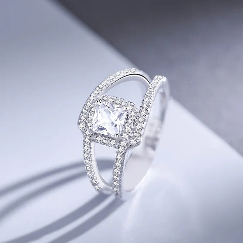 925 Gleam Silver Moissanite Diamond Ring