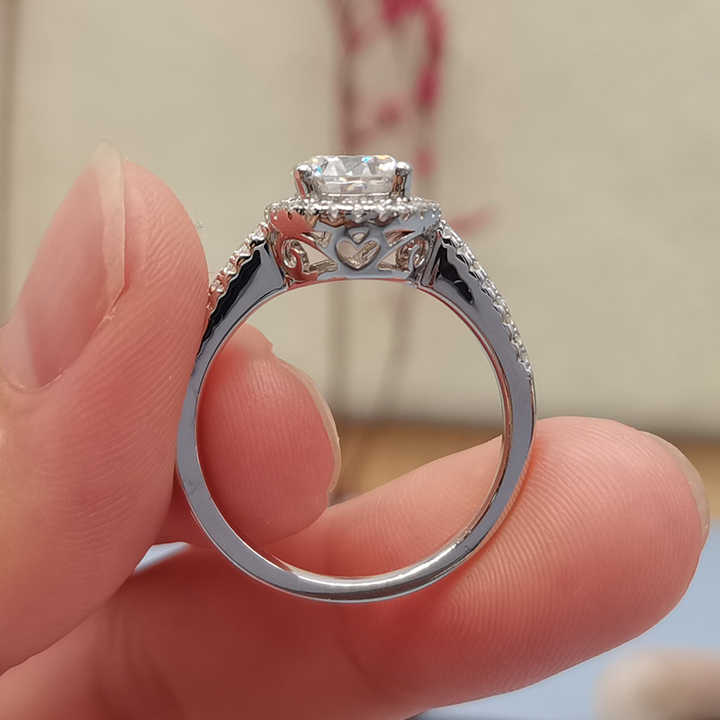925 Silver Tyraelle Moissanite Diamond Ring